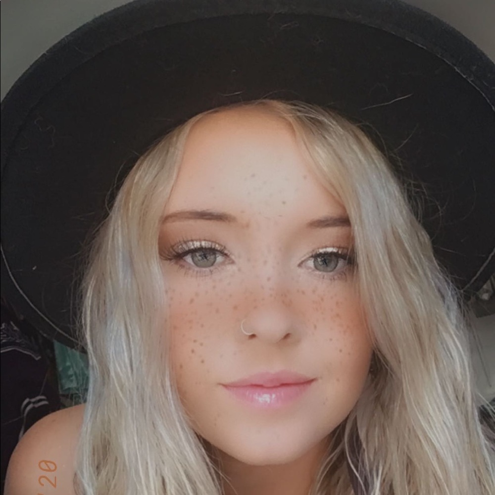 Meet your Posher, Mackenzie
